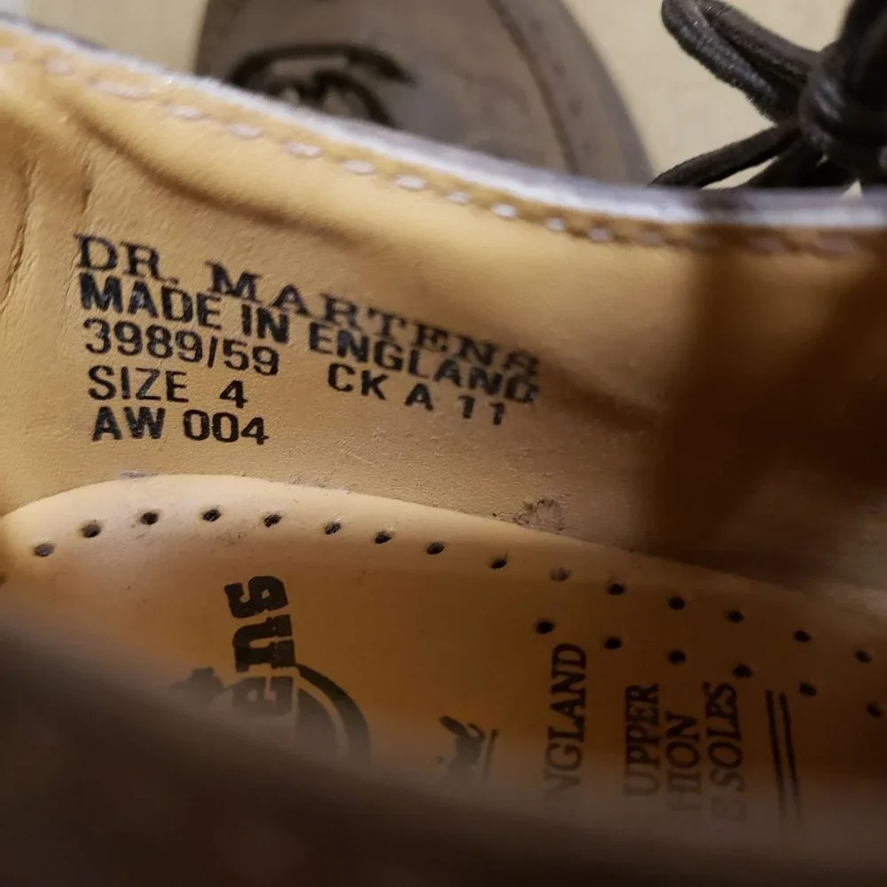 Doc Martens Junior 3989 YELLOW STITCH SMOOTH LEATHER BROGUE SHOES - Size‎ 4